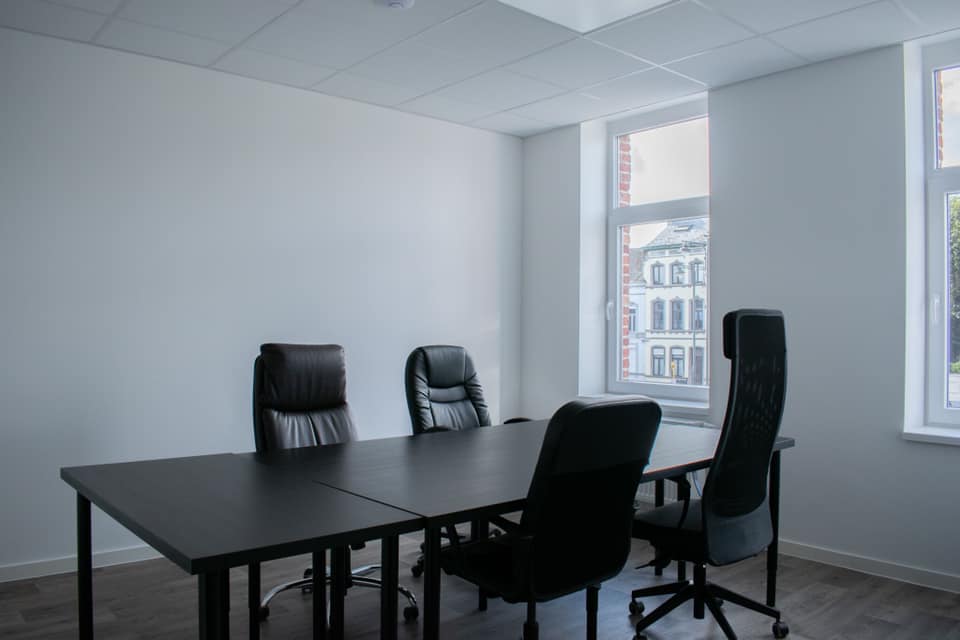 245198061_231694395661429_3106647587494824913_n Bureau